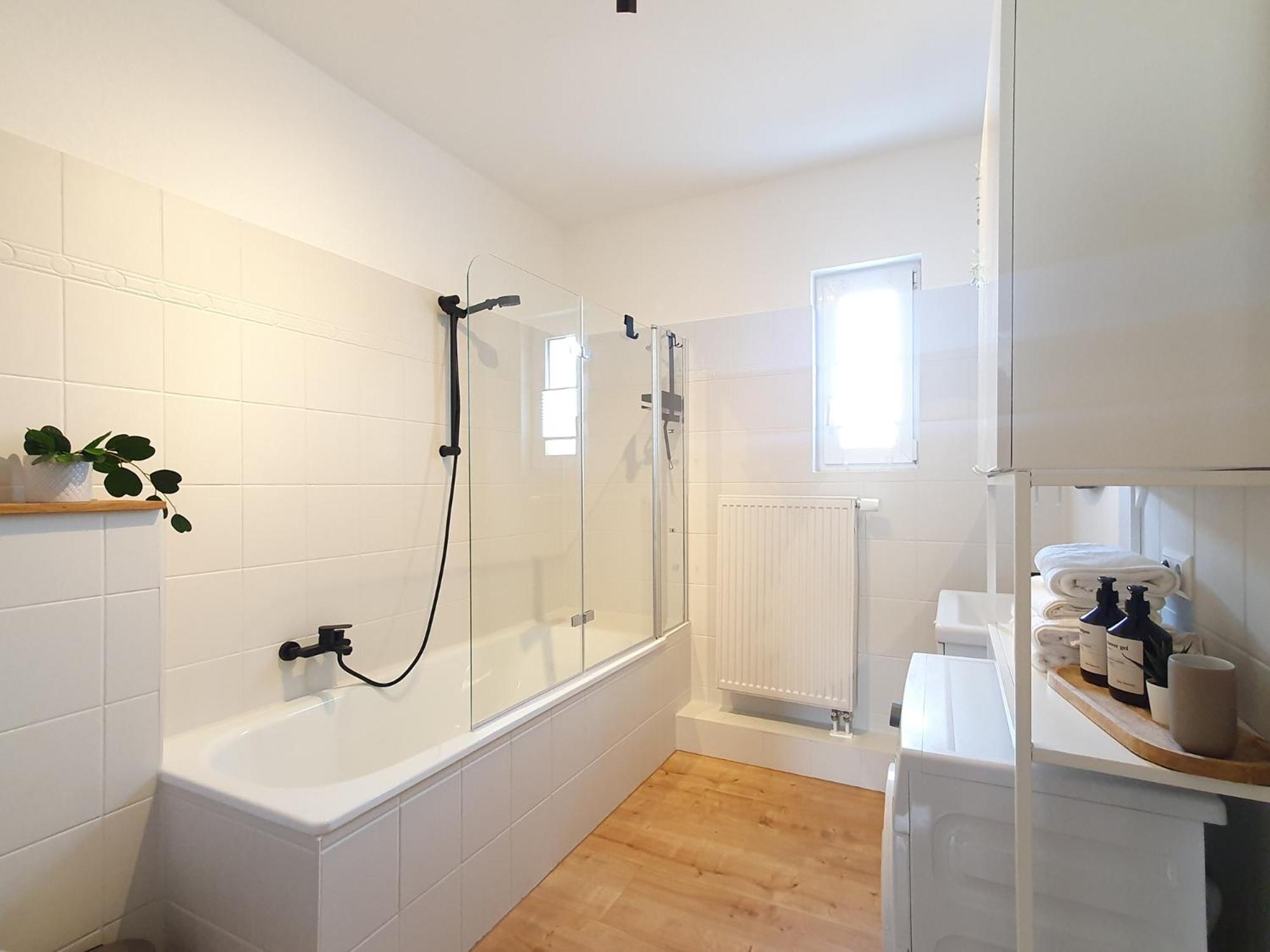 2 Zimmer, Bett Und Schlafsofa, Balkon, Waschmaschine L Leipzig Exterior foto